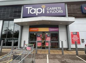 Signage goes up for new Tapi Carpets at Stafferton Way Retail Park