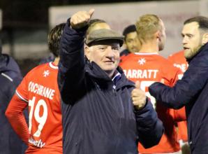 Magpies hit Salisbury for six as Devonshire nears emotional farewell