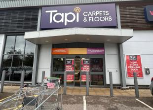 Signage goes up for new Tapi Carpets at Stafferton Way Retail Park