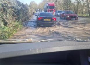 Little Marlow traffic chaos flooding