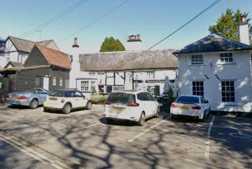 Popular Ascot pub looks to extend beer garden