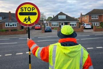 &pound;1,000 fine warning for drivers who don&rsquo;t stop for &lsquo;lollipop ladies&rsquo;