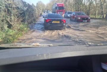 Little Marlow traffic chaos flooding