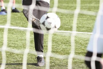 Maidenhead's u17s Diamonds reinforce commanding lead with win at Woodley Wanderers