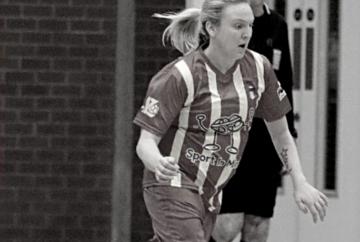 Minute's applause honours former AFC Totton and Maidenhead United player Kath Heath Minute's applause honours former AFC Totton and Maidenhead United player Kath Heath