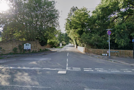 Large water leak causes traffic disruption in Windsor