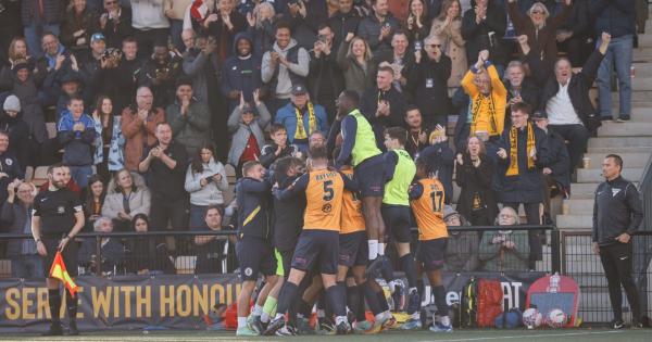 LIVE: Slough Town vs Grimsby Town (FA Cup)