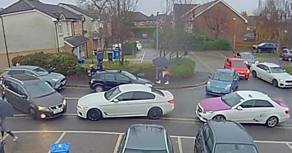 School unsure what to do about 'abusive' clashes during pickups/drop-offs