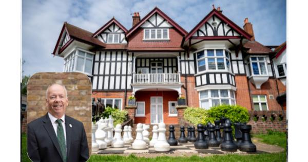 Long-standing Claires Court principal moves into ambassadorial position