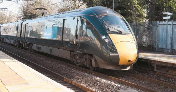 Rail disruption expected until end of the day between Reading and London Paddington
