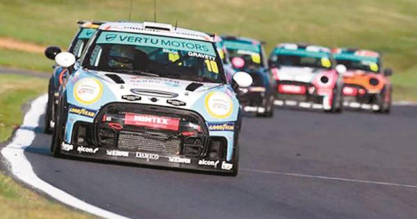 Bradley Gravett signs off the season with hat-trick at Brands Hatch