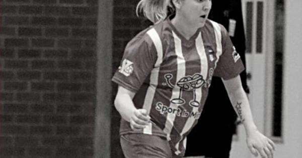 Minute's applause honours former AFC Totton and Maidenhead United player Kath Heath - Photo 1 of