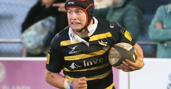 Hawks go down fighting against league leaders