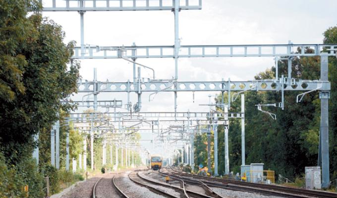 'Major disruption' on London Paddington to Reading train line after casualty on tracks