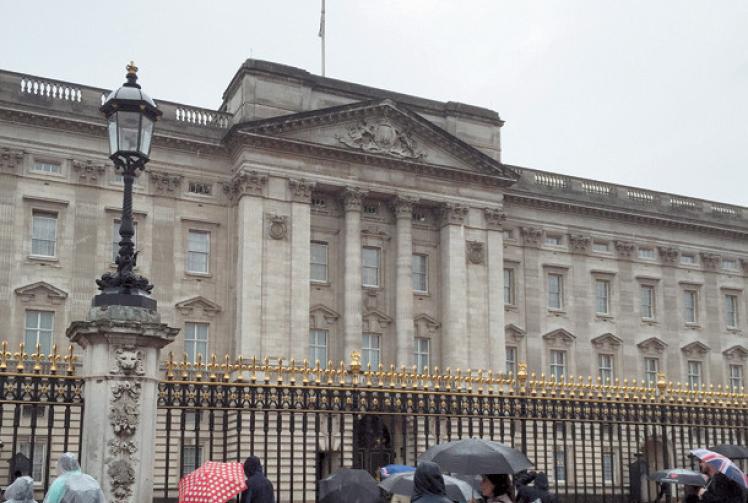 POLL: Should the taxpayer pay for the £369m refurbishment of Buckingham Palace?