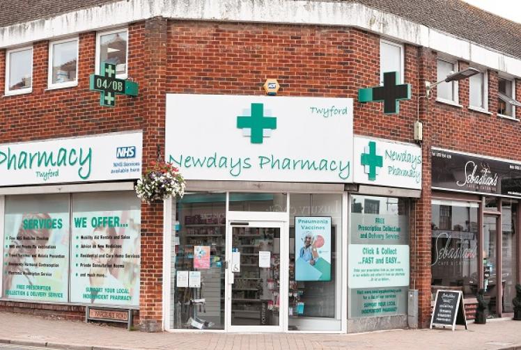 'Give the green cross lights a go' says Twyford pharmacy owner