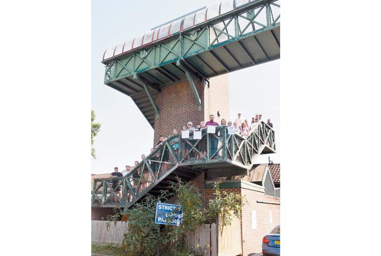 Final phase of Windsor footbridge works gets underway