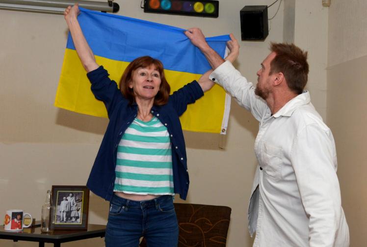 Actors hold Ukraine fundraiser at Burnham's  'The Gates of Chernobyl' performance 