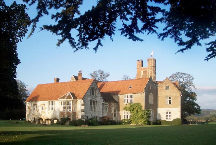 Archive Bisham Abbey image (credit: Des Blenkinsopp, Wikimedia Commons)