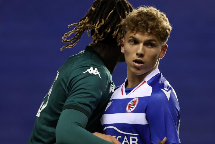 College student Carter-Blue Bowdery offered professional contract by Reading FC