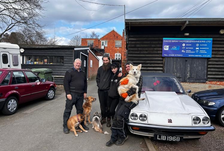 Garage helps man with kidney failure get back on his bike 