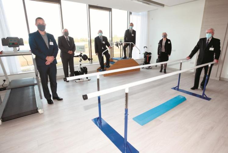 Trustees of the Louis Baylis Charitable Trust given tour of new Thames Hospice