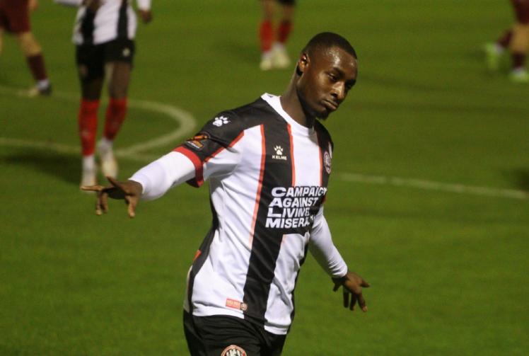 Magpies progress after battling past Taunton Town in FA Cup Photo 1