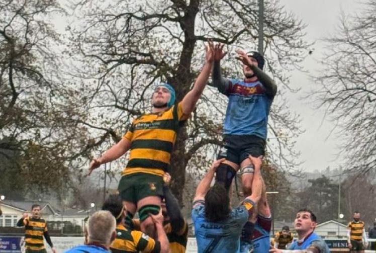 Beaconsfield overpower hosts