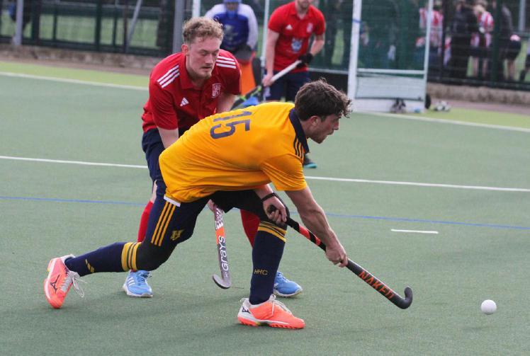 Herbert&rsquo;s brace helps side keep pressure on league leaders